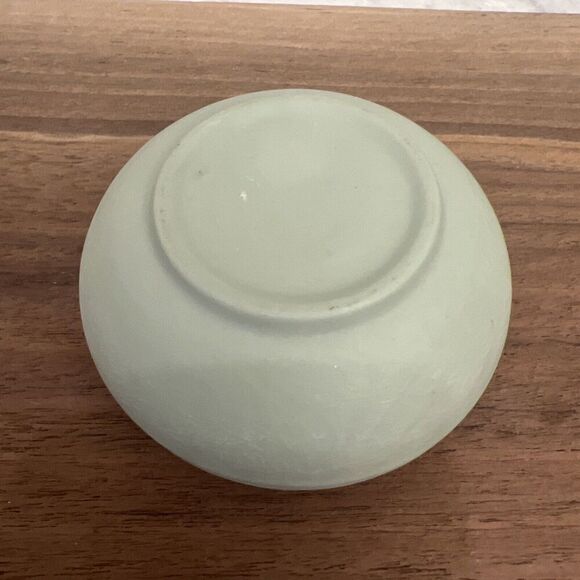 Green‎ Trinket Jewelry box with rose on top. - Picture 8 of 9